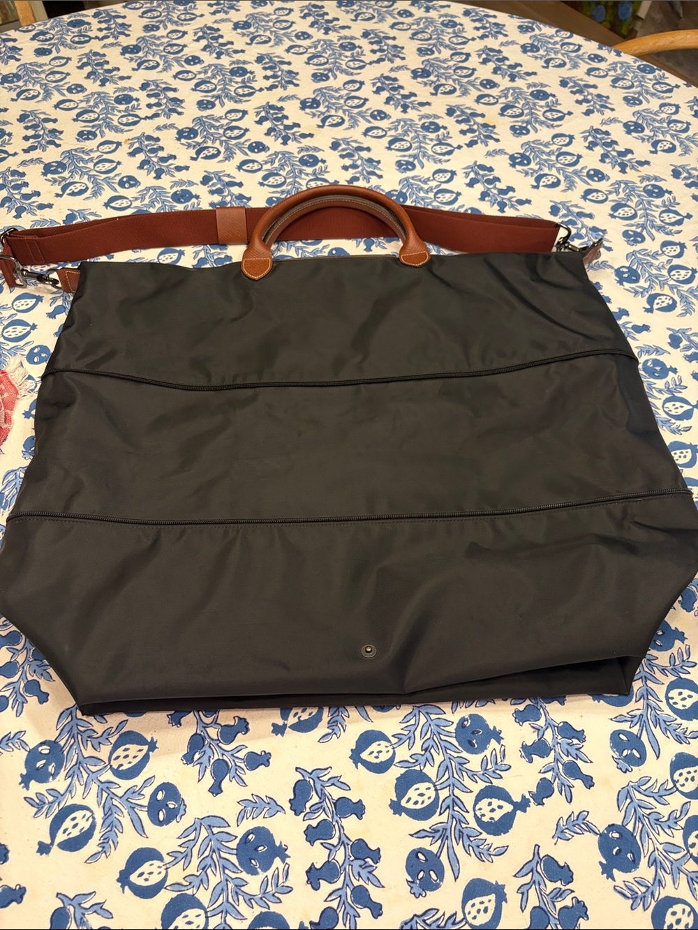 Longchamp Le Pliage Expandable Black Travel Bag with Brown Leather Trim - Picture 10 of 11